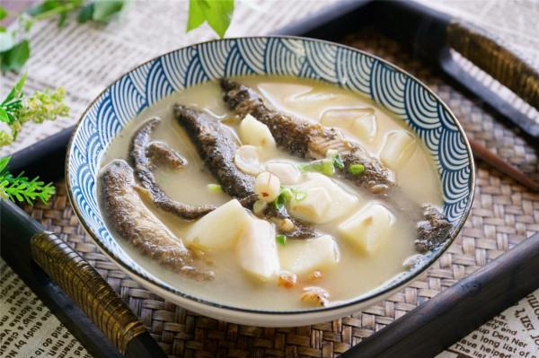 寒潮來了，天冷怎麼補身體？女士吃“3白”，男人吃“3黑”，安穩