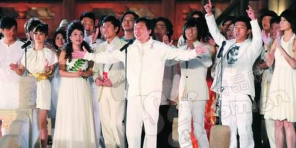 《北京歡迎你》全員今昔對比，成龍滿臉滄桑，陳天佳已經長大了