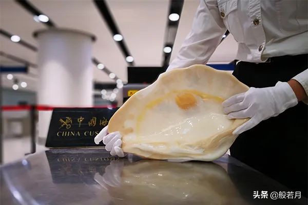 7319顆珠子,引出全球最大黑市,來自千年前的海底靈玉 7319顆珠子,引出全球最大黑市,來自千年前的海底靈玉