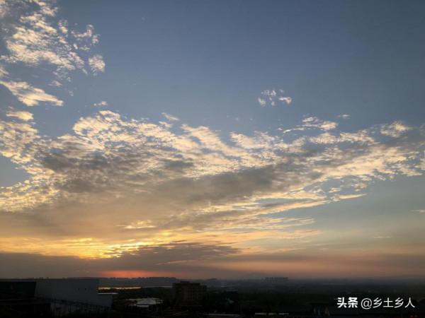 老人說：明日很不一般，乃是“三戊相逢，強土收金”，有啥寓意？