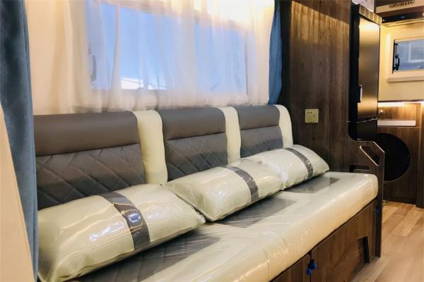 側拓展的高光時刻，大水大電大空間，賽沸爾單拓展高光版房車