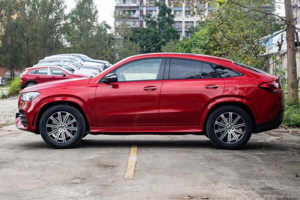 新車|部分配置調整，售價79.58萬元起，2022款賓士GLE轎跑SUV上市