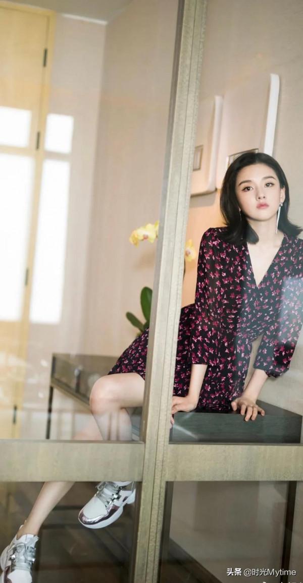 明星桌布：宋祖兒，有知道她原名的嗎？