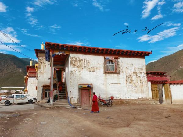 西藏昌都的小眾古鎮，還有一段古長城，知名度卻不高，遊客還不多