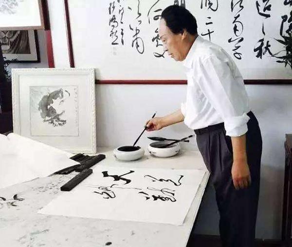 毛主席的特型演員中，除了古月，還有一位叫古云