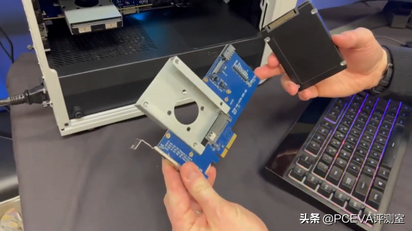 英特爾展示PCIe 5.0 SSD跑分,XMG推出外接水冷筆記本 英特爾展示PCIe 5.0 SSD跑分,XMG推出外接水冷筆記本