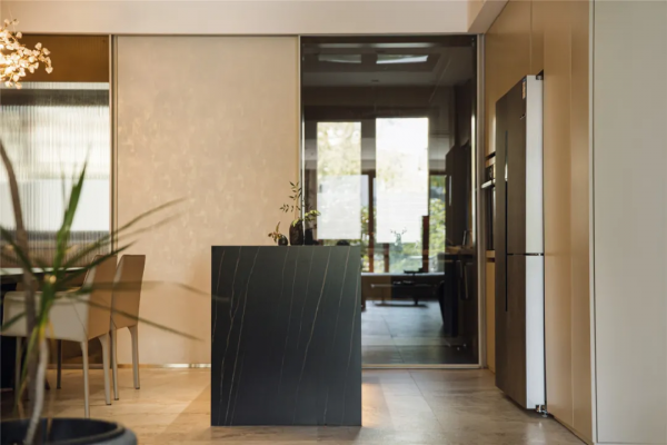 一樓帶60㎡院子的3居室，翻新改造後，效果不輸別墅