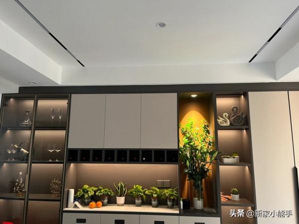 一家四口喬遷新居，全屋裝修漂亮上檔次，生活幸福又令人羨慕