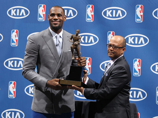 ESPN預測:杜蘭特MVP+1,總冠軍+1。要大滿貫?伯德驚出一身冷汗 ESPN預測:杜蘭特MVP+1,總冠軍+1。要大滿貫?伯德驚出一身冷汗