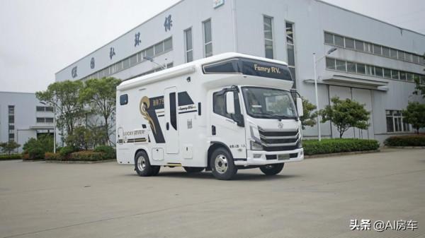 C2駕照開的大眾輕卡房車!2.8T動力+6T承載,帶獨立廚衛和5人床 C2駕照開的大眾輕卡房車!2.8T動力+6T承載,帶獨立廚衛和5人床