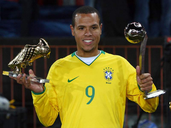 在2021年掛靴退役的十大足球運動員 在2021年掛靴退役的十大足球運動員