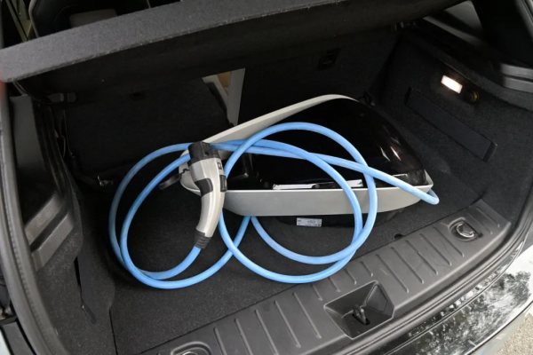 全碳纖“未來之車”，寶馬i3增程版亮點多多