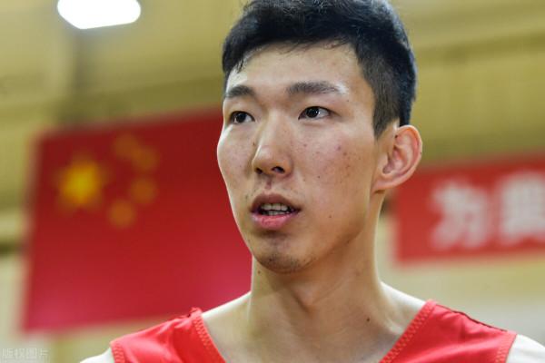 鞏曉彬出山，蔣興權隱退，劉傳興無奈，裁判解禁復出