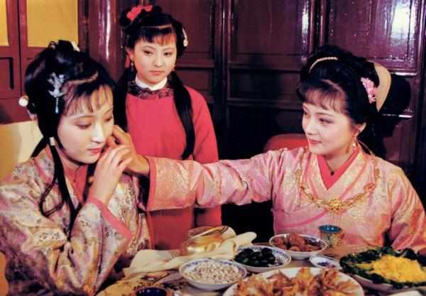 深讀《紅樓夢》:茜雪不是被攆走的,她的故事隱喻了釵黛的結局 深讀《紅樓夢》:茜雪不是被攆走的,她的故事隱喻了釵黛的結局