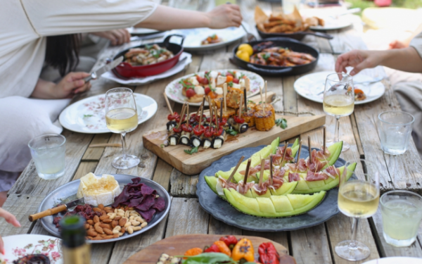 新年餐餐大魚大肉怕肥 營養師教3招預防暴飲暴食