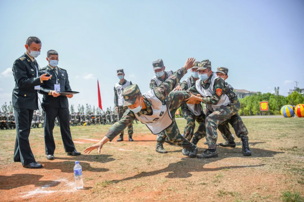 東風快遞員的週末,原來軍營生活也可以這麼潮! 東風快遞員的週末,原來軍營生活也可以這麼潮!