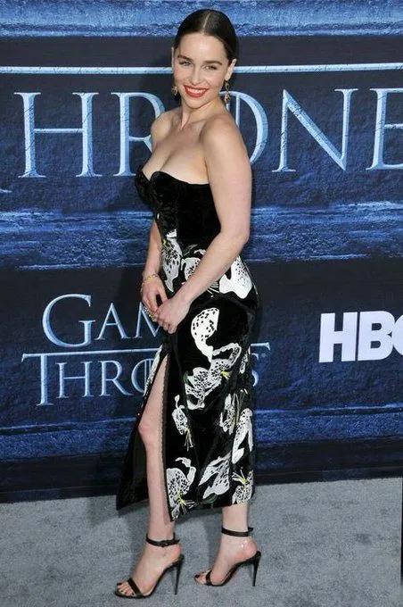 龍媽艾米莉亞·克拉克