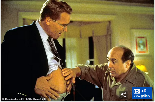 蘋果iOS 15.4更新的37個表情中，一個懷孕的男人出現在了iphone上