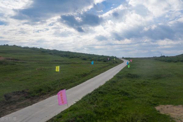 陌生人中，你有自己欣賞的三個半人嗎？