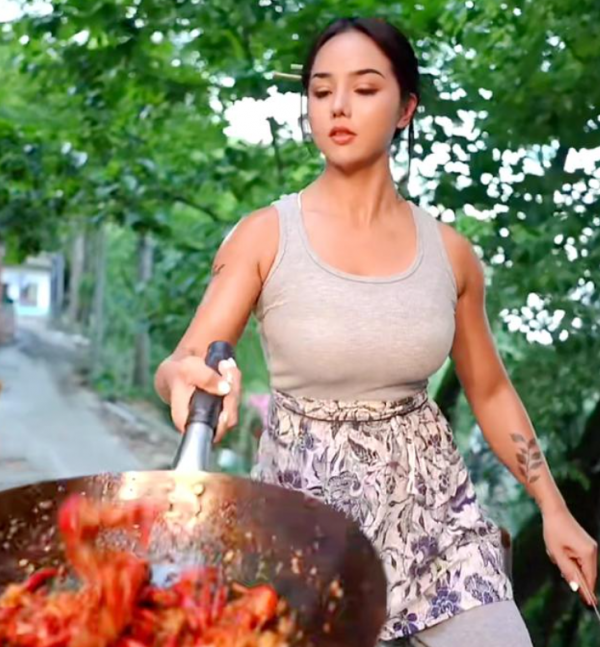 現代版孫二孃胡鬧鬧：全網最彪悍的村婦，回懟網友：有團隊咋了？