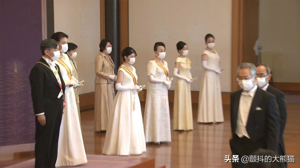 照片錦集：“新年祝賀儀式”愛子公主身著長裙 首次執行公務