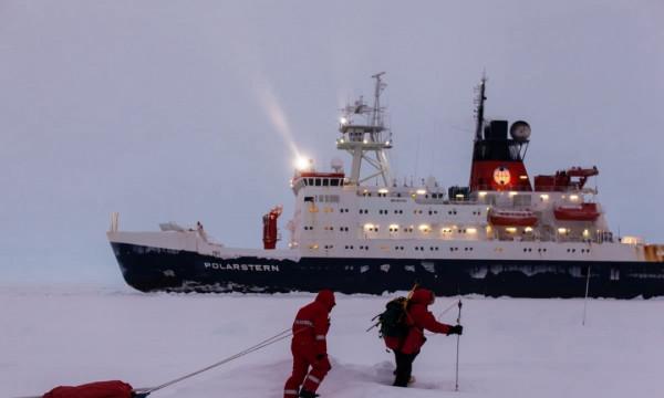 南極冰架崩塌,與世隔絕50年的“外星世界”重現,科考船奉命前往 南極冰架崩塌,與世隔絕50年的“外星世界”重現,科考船奉命前往