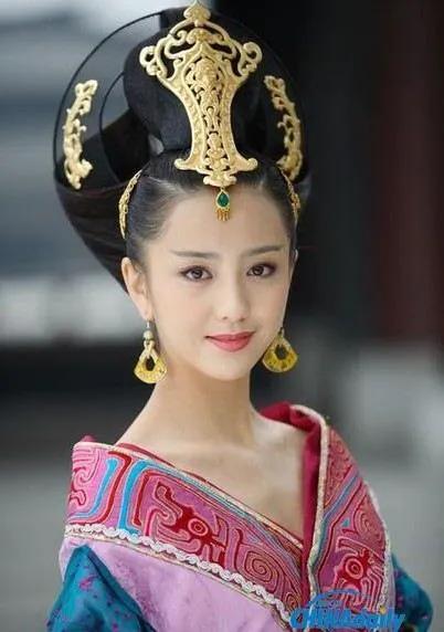 不要為“冷白皮”焦慮：盤點娛樂圈的黑面板女星