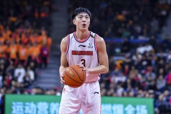 CBA球星之陽光少年胡明軒——跨越大半個中國的追夢之路