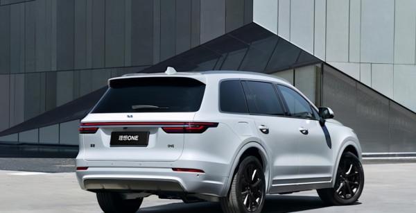 “加價”1萬換14項配置，理想ONE可油可電，的確比純電好用？