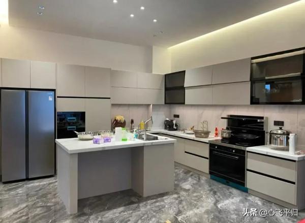 二伯家的超美自建房