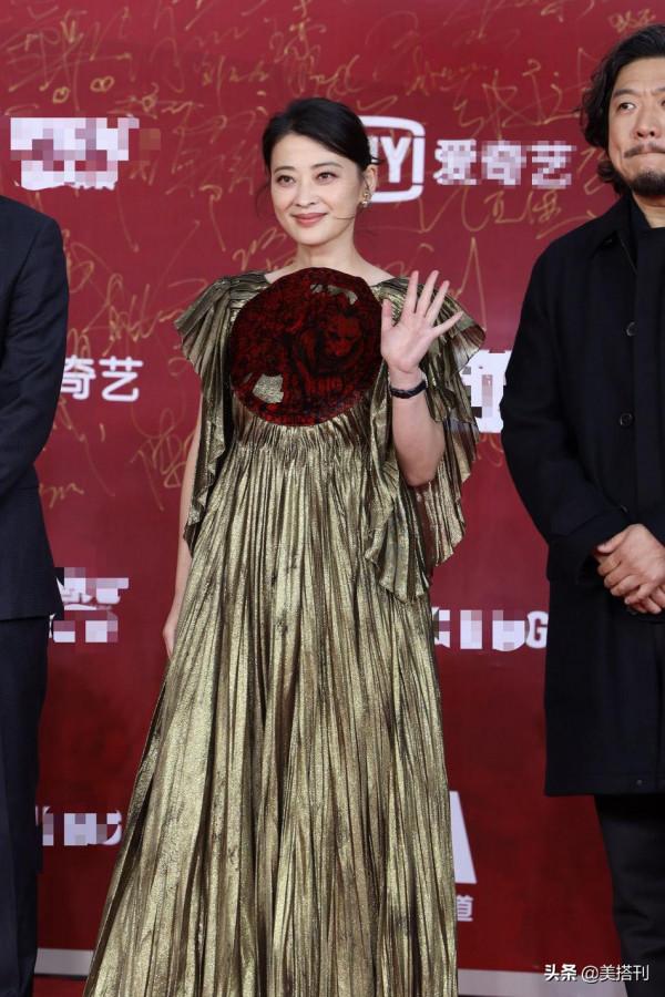 北影節群星薈萃！baby大紅裙超驚豔，周冬雨瘦過了，鞏皇氣場無敵
