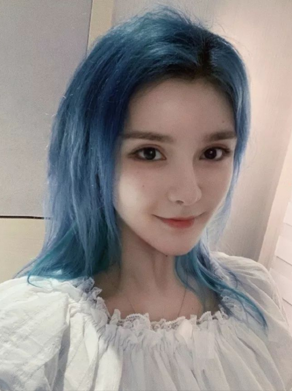 還記得“網紅鼻祖”沉珂嗎？如今褪去黑暗，變成陽光媽媽