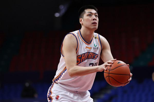 超值引援！萬金油轟10分7助，深受李春江信任，成上海隊重要一環