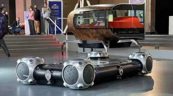 雪鐵龍打造「超級滑板」,球形車輪+自動駕駛,還能3個人一起坐 雪鐵龍打造「超級滑板」,球形車輪+自動駕駛,還能3個人一起坐