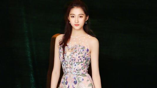 繼H&amp;M公司辱華言論之後，又一日資公司步其後塵，關曉彤無辜躺槍