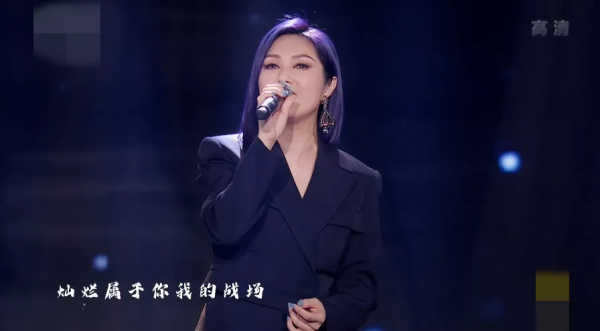 大型晚會明星“現原形”，佟麗婭造型好古怪，楊洋的顏值去哪了？