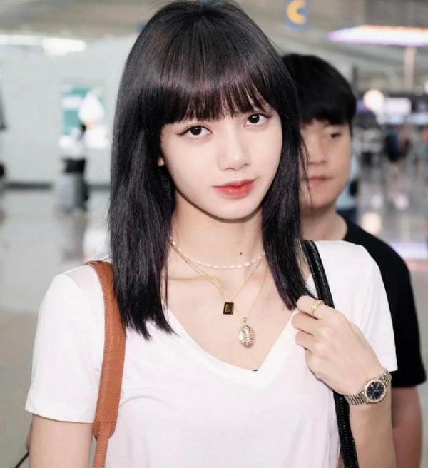 你適合齊劉海嗎?有這幾個特徵,請大膽留“齊劉海”,顏值翻倍 你適合齊劉海嗎?有這幾個特徵,請大膽留“齊劉海”,顏值翻倍