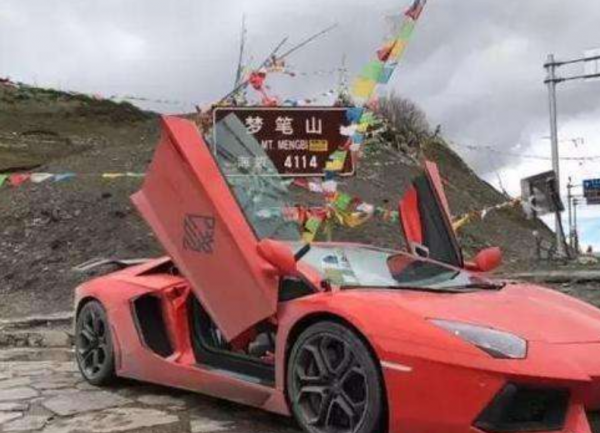 川藏線上有很多廢棄的豪車,為何無人拖走使用?其中有什麼貓膩? 川藏線上有很多廢棄的豪車,為何無人拖走使用?其中有什麼貓膩?