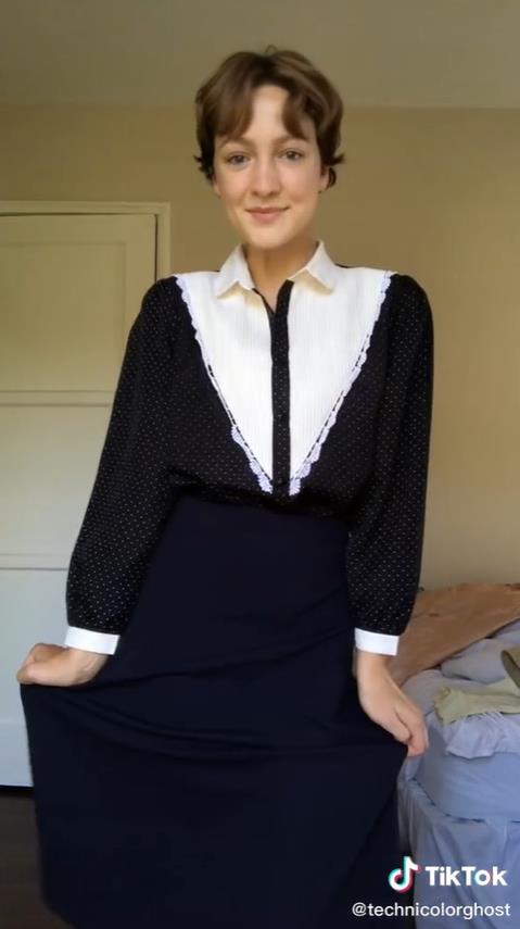 外國妹子紛紛模仿起梅格瑞恩的秋季穿搭，摩登雅痞風舒適又實用