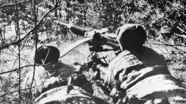 一位老農去北京，在博物館裡蹲地大哭：這是我的！真實身份暴露