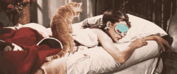 身邊事︱一覺醒來脖子僵?三招教你緩解落枕 身邊事︱一覺醒來脖子僵?三招教你緩解落枕