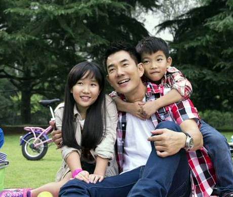 任賢齊：落魄時靠借錢度日，成名後帶妻兒和父母回湖北武漢尋根