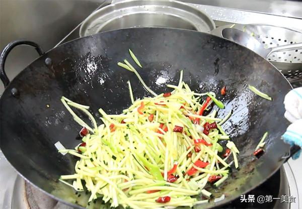 醋溜南瓜絲最忌諱直接下鍋炒,多做這一步,清脆爽口,酸辣入味 醋溜南瓜絲最忌諱直接下鍋炒,多做這一步,清脆爽口,酸辣入味