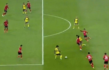 中超-廣州2-0擒10人亞泰奪第二階段首勝 鄧涵文破門楊立瑜轟世界波 中超-廣州2-0擒10人亞泰奪第二階段首勝 鄧涵文破門楊立瑜轟世界波