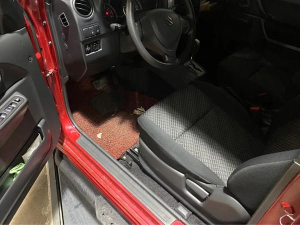 怪獸修車：翻新一輛二手的鈴木-吉姆尼，精心施工，再現完美