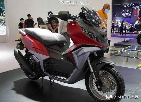 續航400km,輻條輪+真空胎!力刻Gobi 150踏板亮相:預測1.7萬元 續航400km,輻條輪+真空胎!力刻Gobi 150踏板亮相:預測1.7萬元