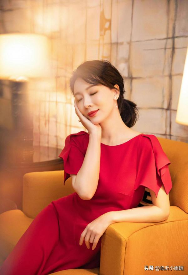 陳數，優雅知性、氣質出眾的高顏值女性，才貌雙全，魅力十足