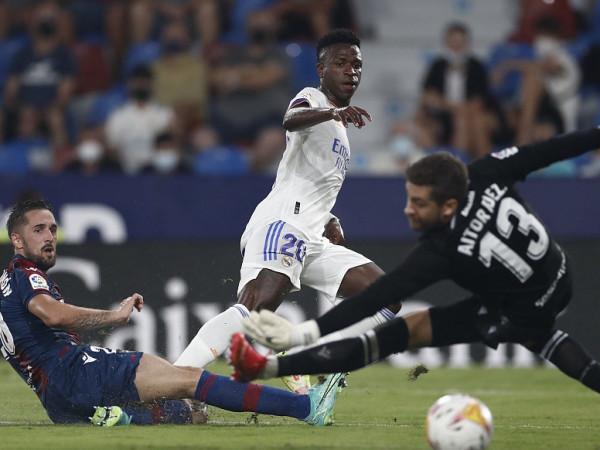 維尼修斯已呈脫胎換骨之態,老佛爺要他成為皇馬製造的巨星? 維尼修斯已呈脫胎換骨之態,老佛爺要他成為皇馬製造的巨星?