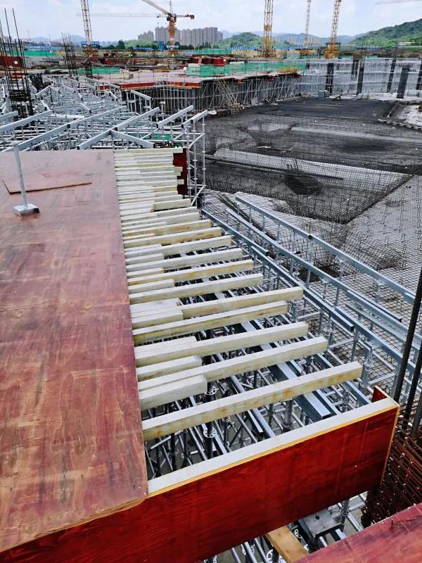 驚。複合木方建築專用,一條40方的產量。廢料木加工 驚。複合木方建築專用,一條40方的產量。廢料木加工