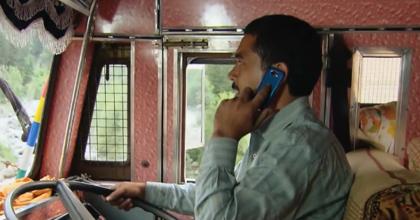 喜馬拉雅山上開大貨車，跟送死沒區別，全程司機只敢用30的時速跑